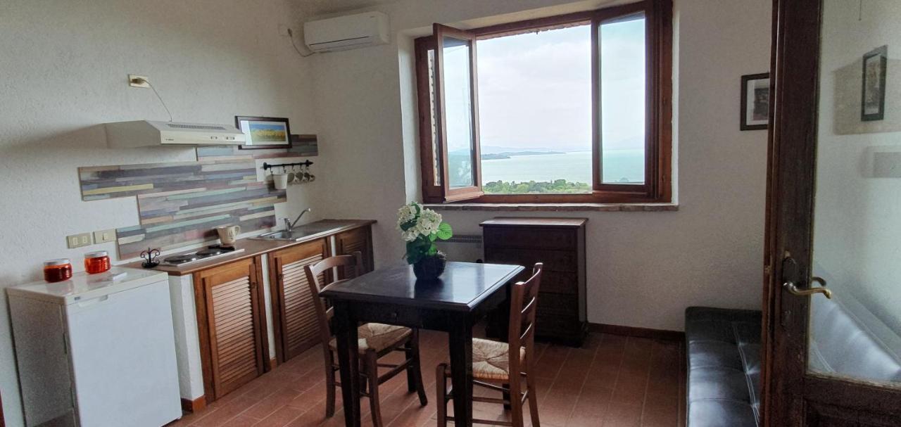 Poloturisticoumbria Rustico Con Piscina Vista Lago Passignano sul Trasimeno Exterior foto